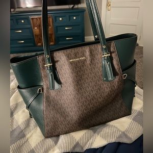 MK Voyager Purse